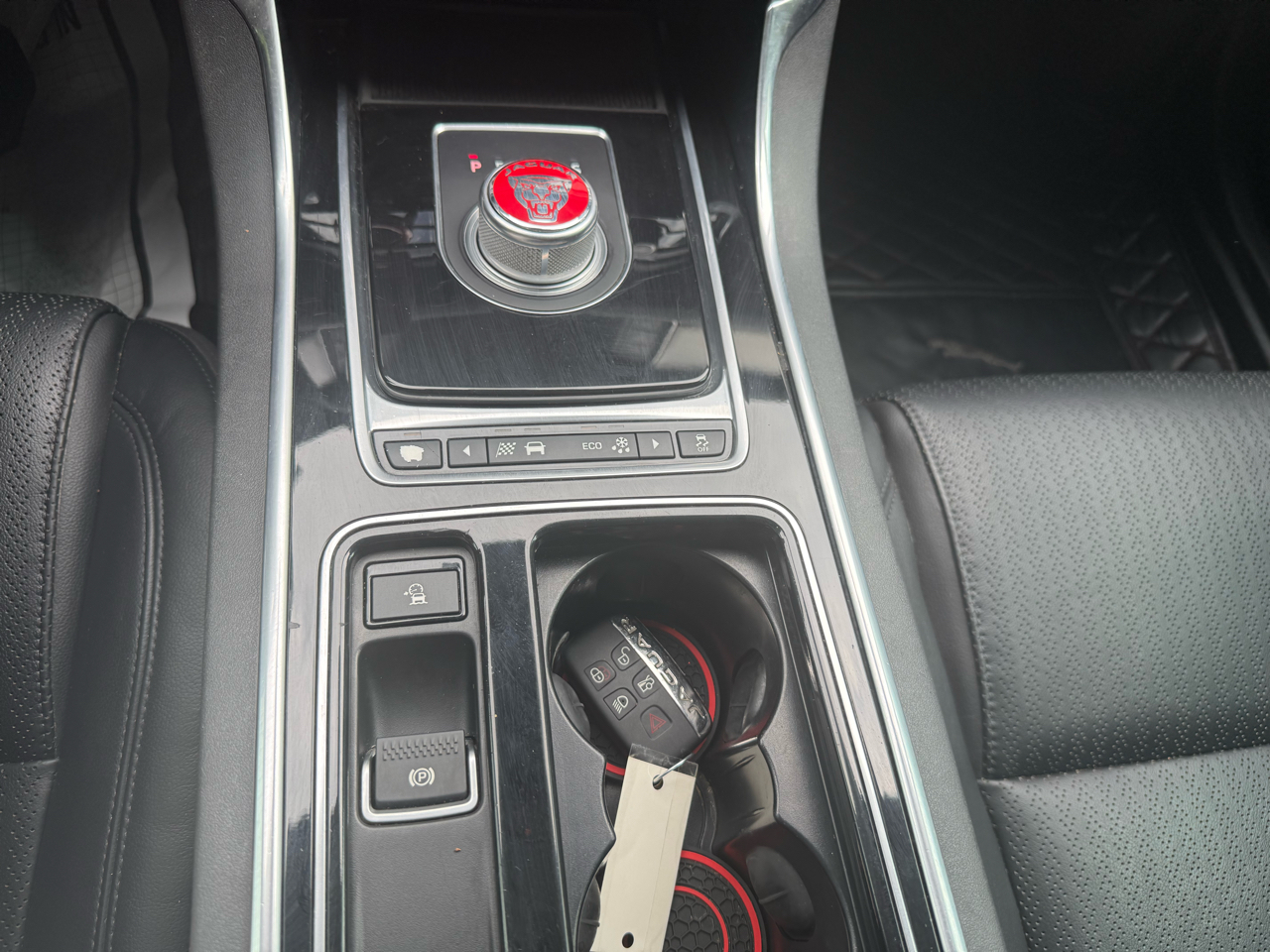 Jaguar XF 4dr Sdn 35t Prestige RWD 2016