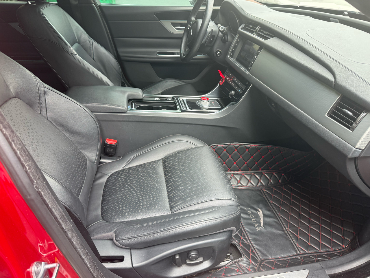 Jaguar XF 4dr Sdn 35t Prestige RWD 2016