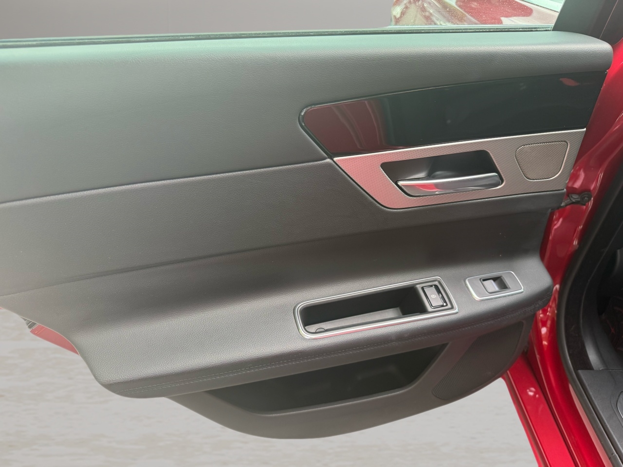 Jaguar XF 4dr Sdn 35t Prestige RWD 2016