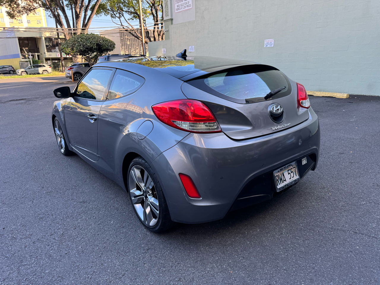 Hyundai Veloster 3dr Cpe Auto w/Black Int 2013