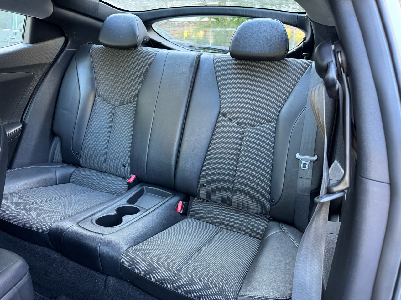 Hyundai Veloster 3dr Cpe Auto w/Black Int 2013