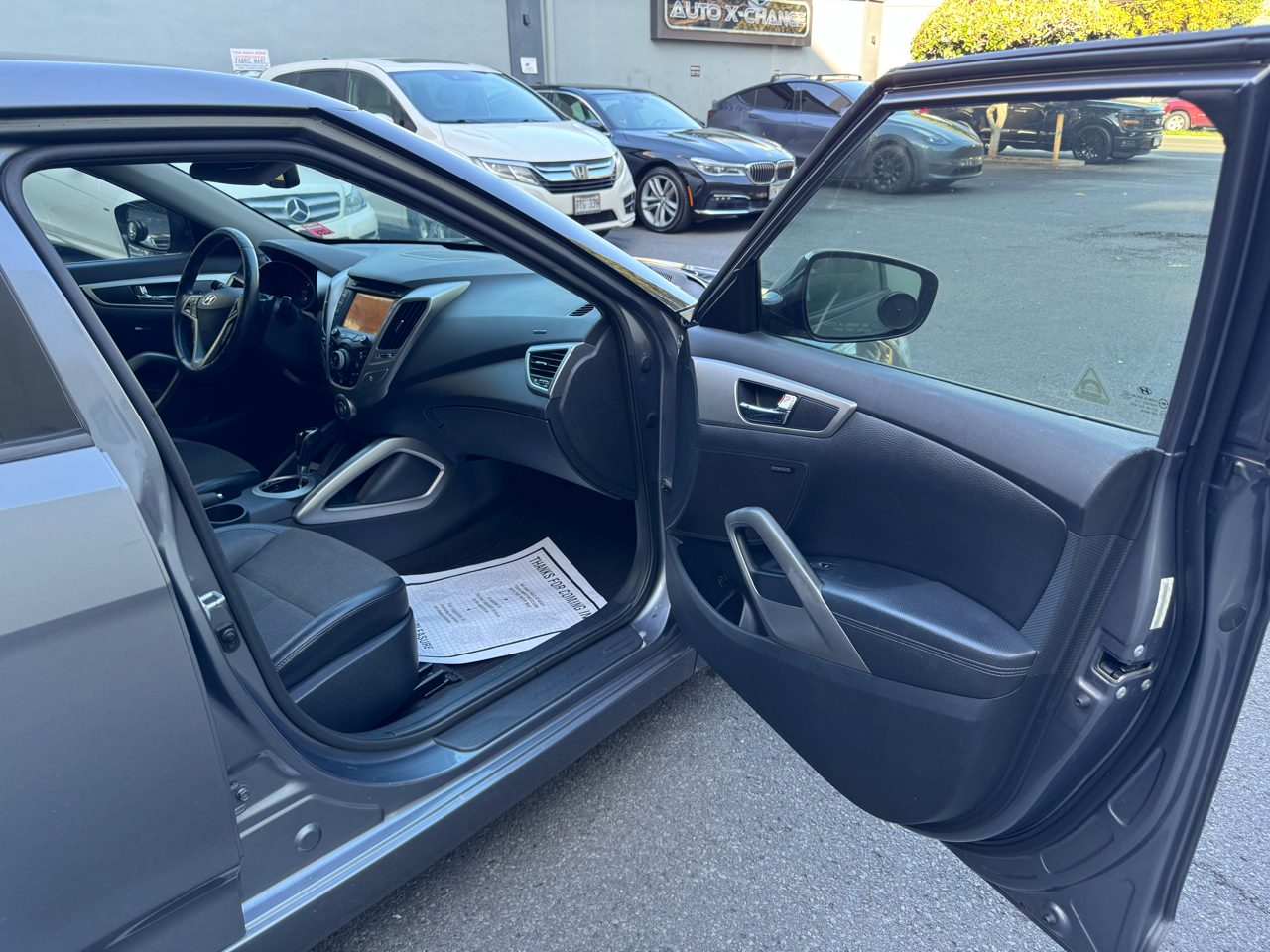 Hyundai Veloster 3dr Cpe Auto w/Black Int 2013