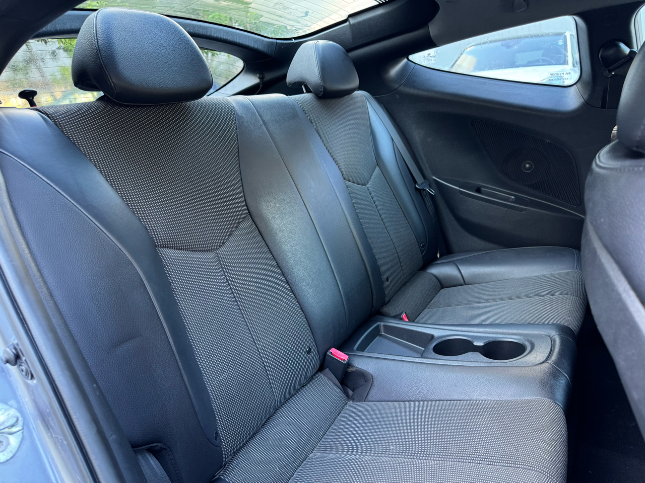 Hyundai Veloster 3dr Cpe Auto w/Black Int 2013