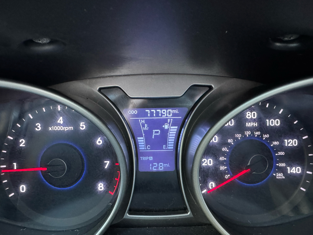 Hyundai Veloster 3dr Cpe Auto w/Black Int 2013