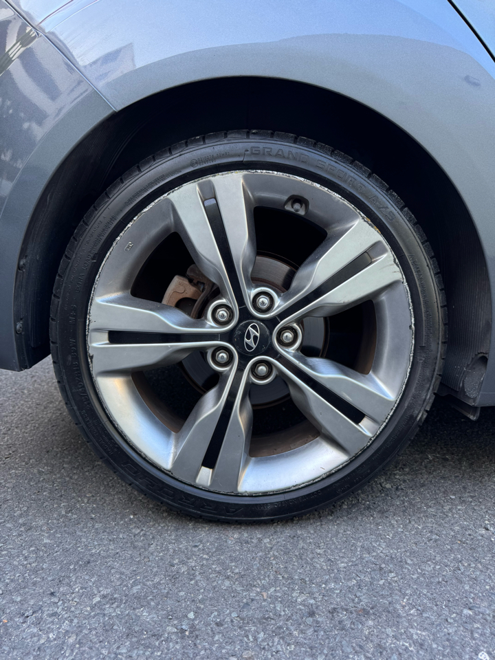 Hyundai Veloster 3dr Cpe Auto w/Black Int 2013