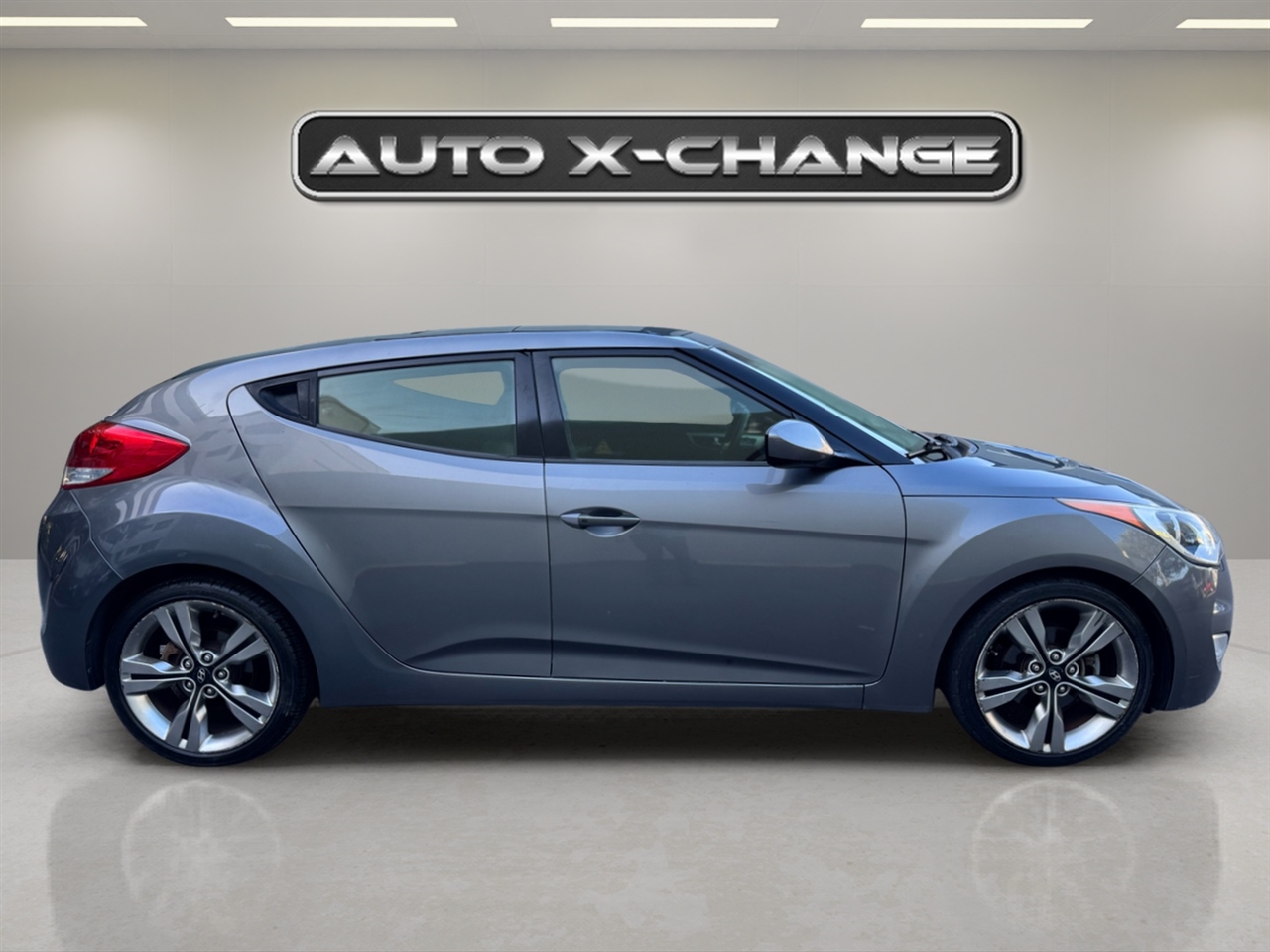 Hyundai Veloster 3dr Cpe Auto w/Black Int 2013