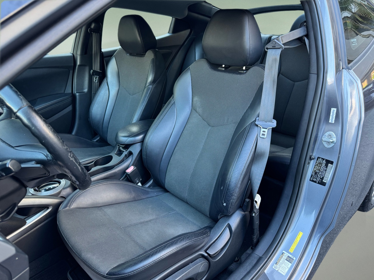 Hyundai Veloster 3dr Cpe Auto w/Black Int 2013