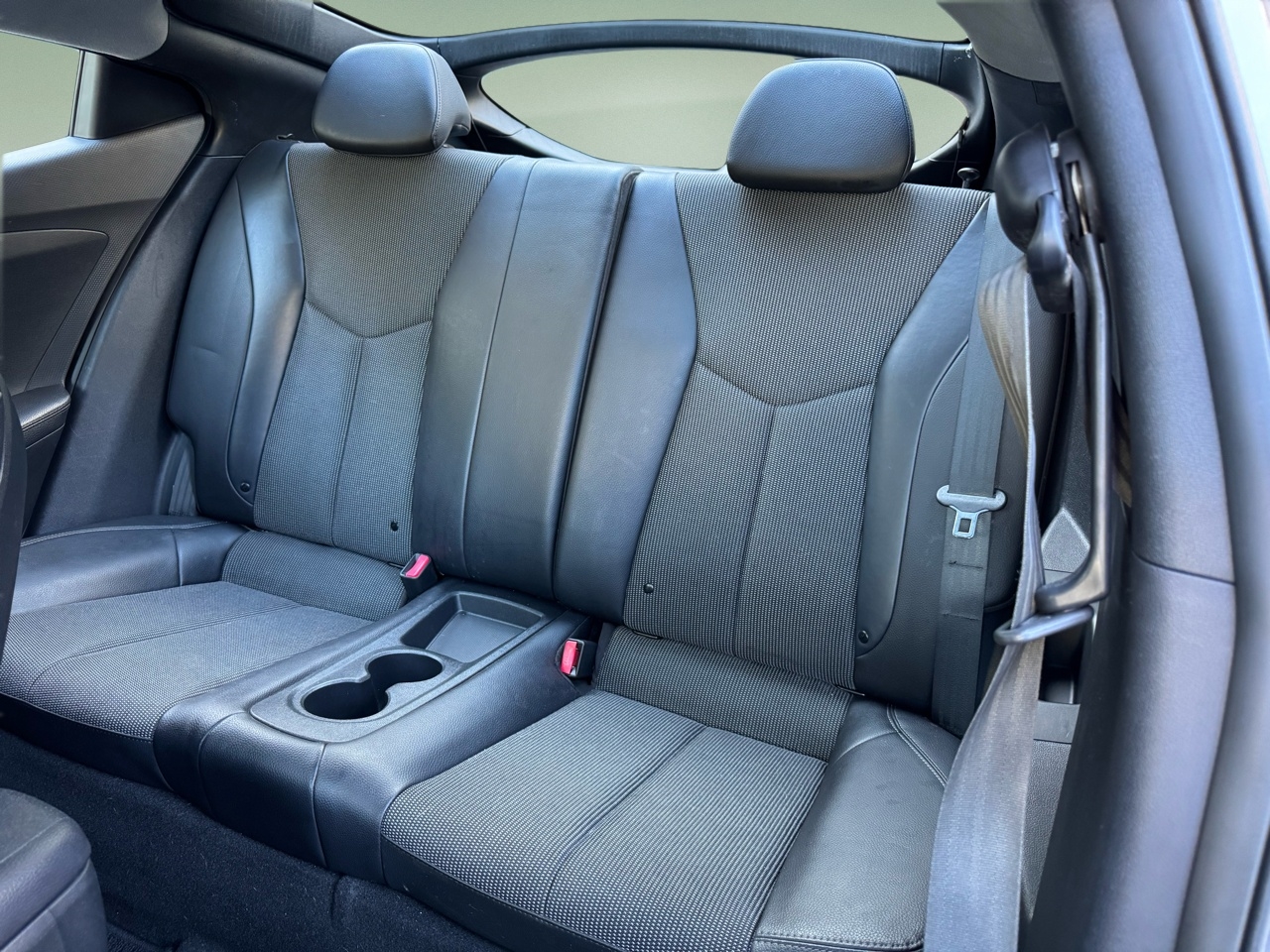 Hyundai Veloster 3dr Cpe Auto w/Black Int 2013