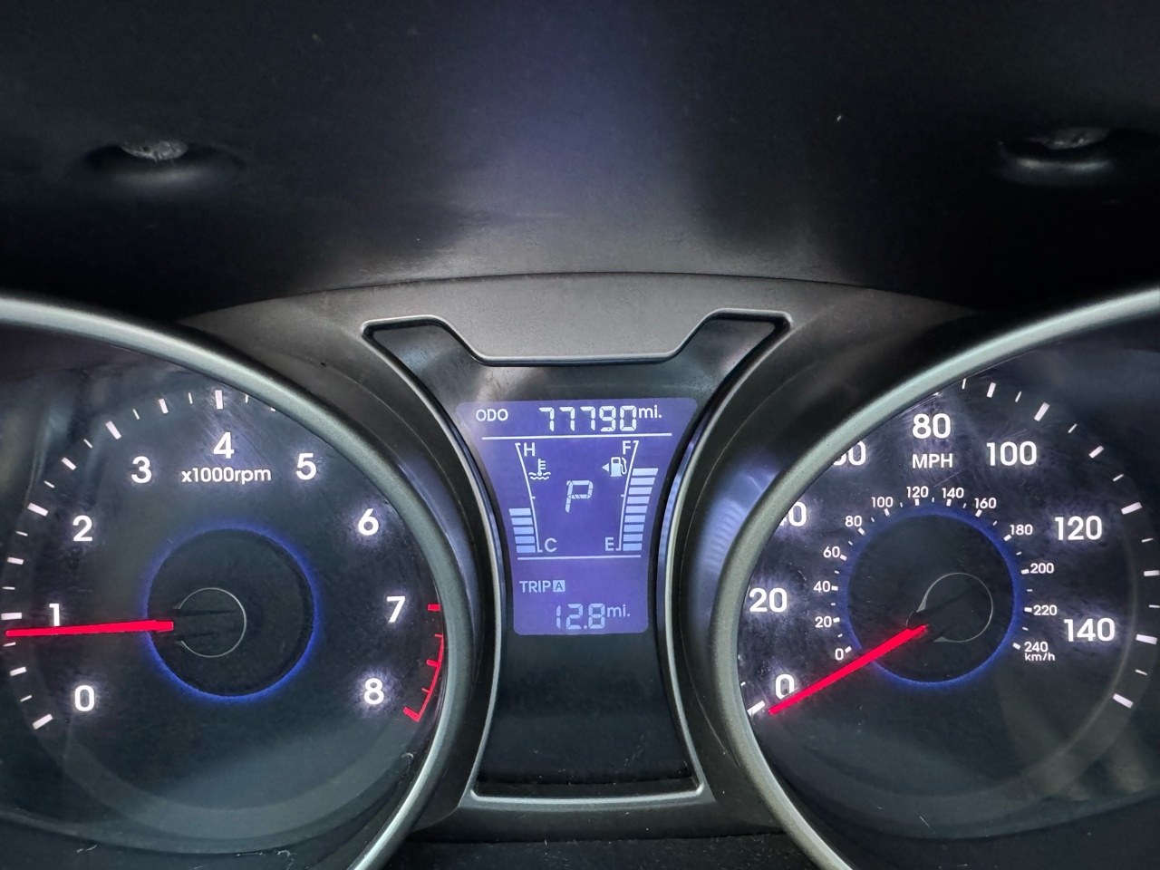 Hyundai Veloster 3dr Cpe Auto w/Black Int 2013