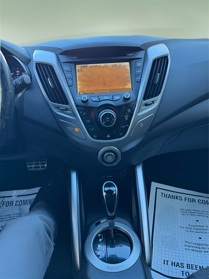 Hyundai Veloster 3dr Cpe Auto w/Black Int 2013