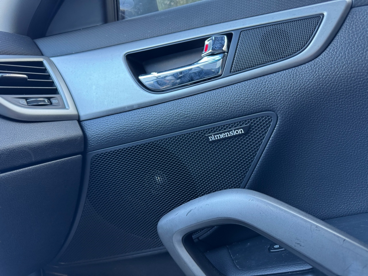 Hyundai Veloster 3dr Cpe Auto w/Black Int 2013