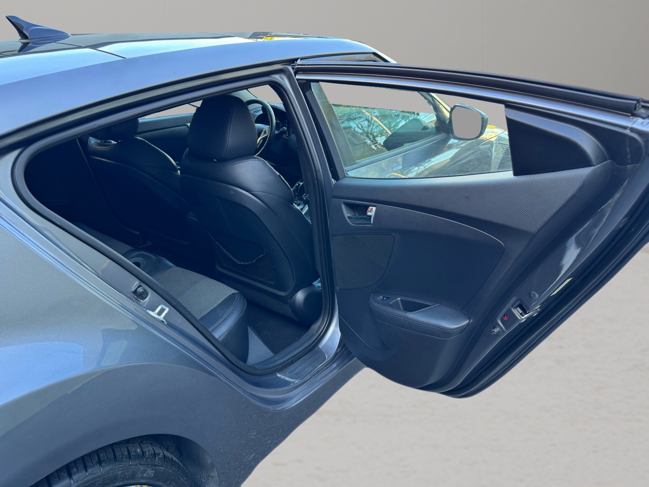 Hyundai Veloster 3dr Cpe Auto w/Black Int 2013