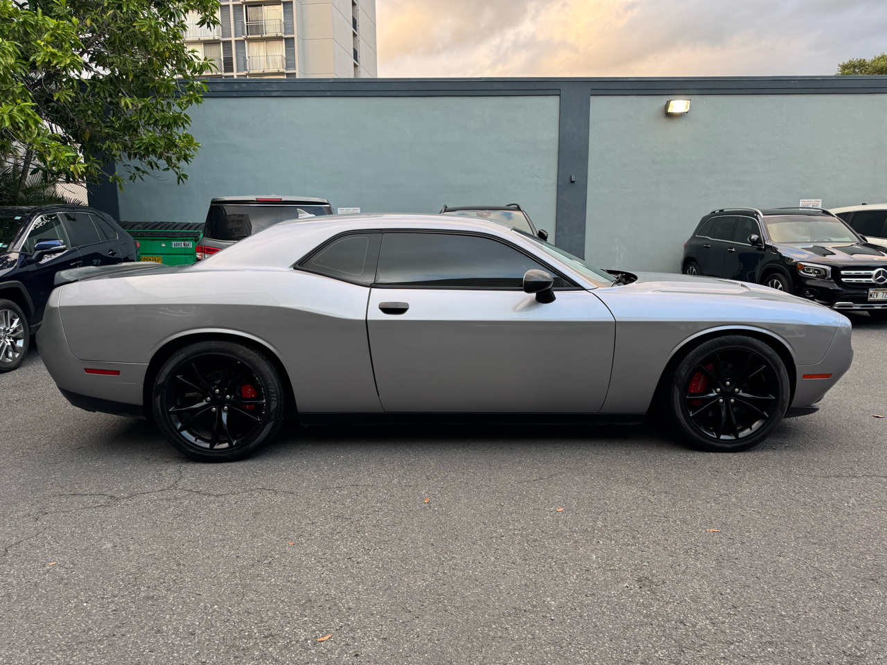Dodge Challenger 2dr Cpe SXT Plus 2016