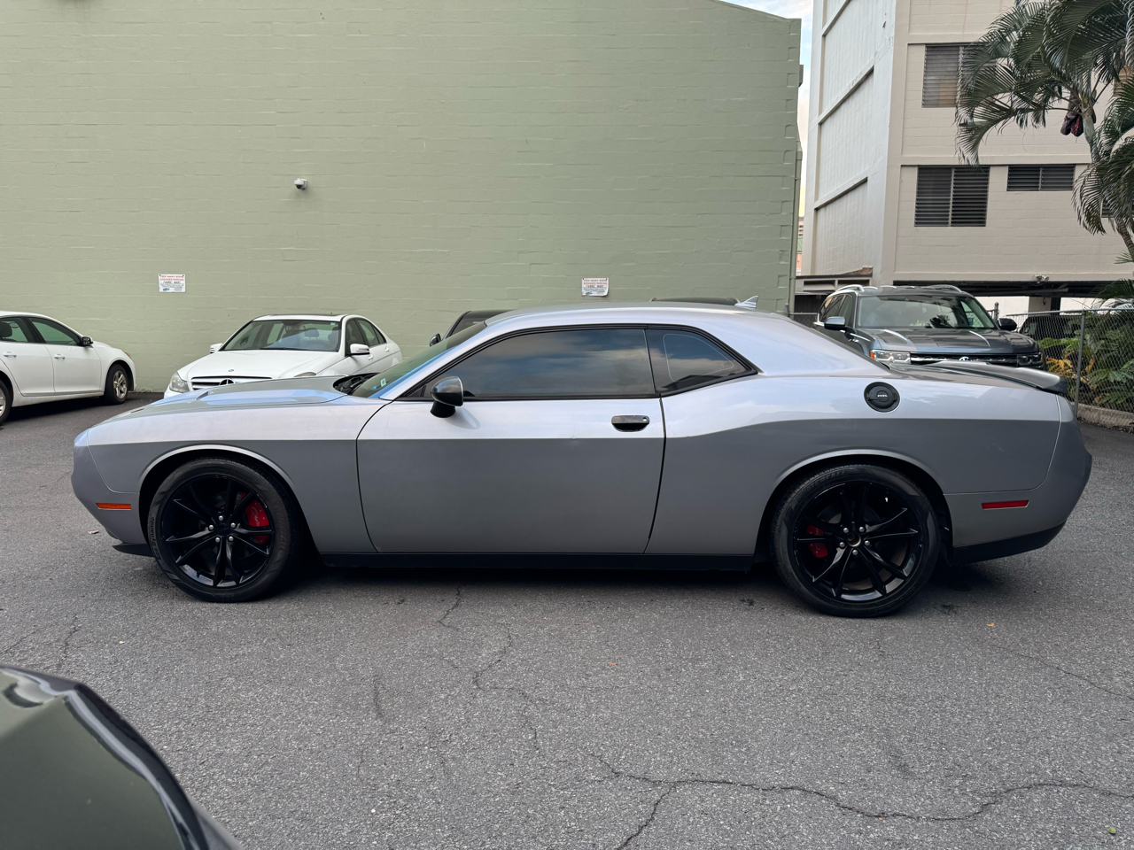 Dodge Challenger 2dr Cpe SXT Plus 2016