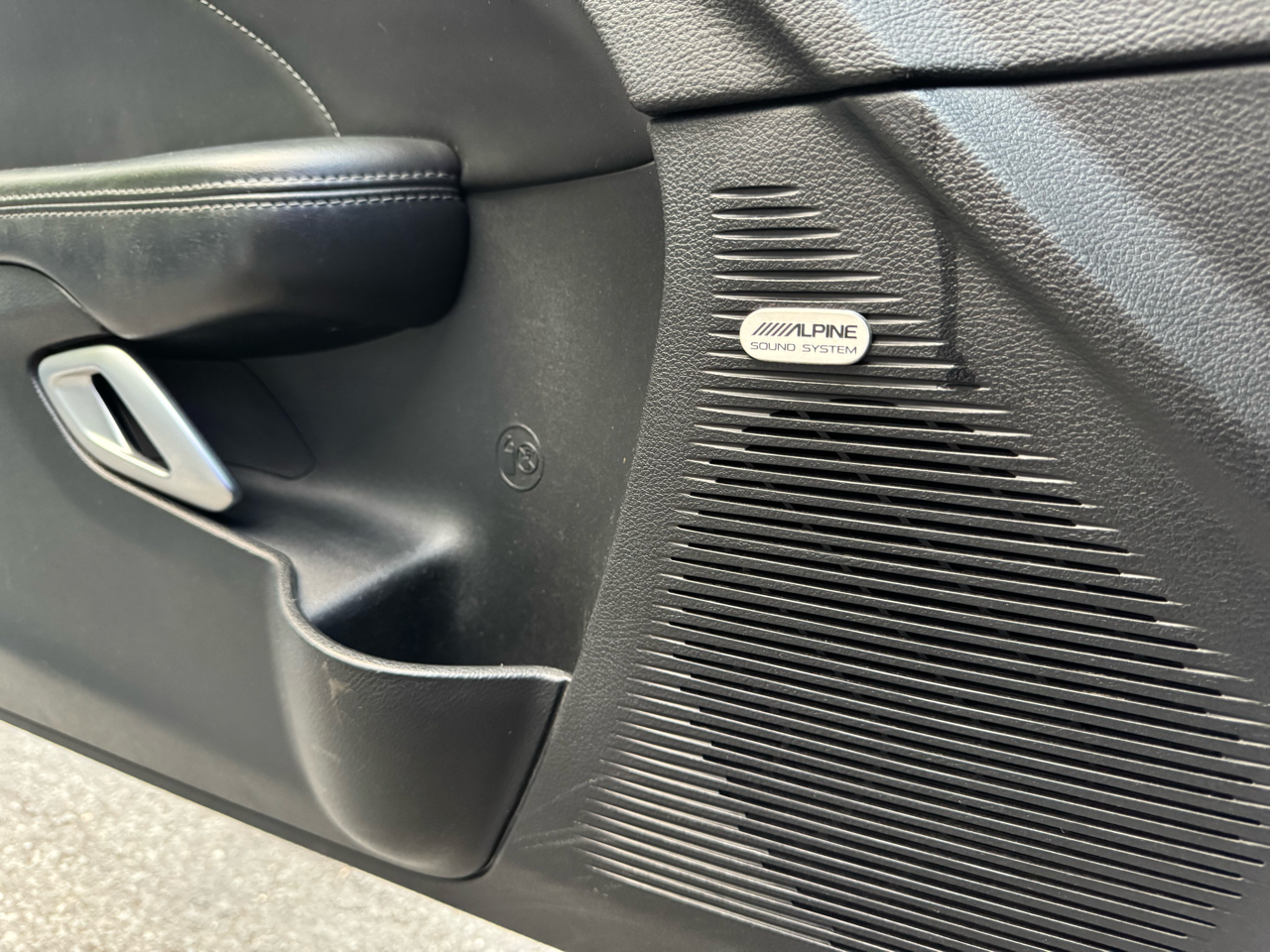 Dodge Challenger 2dr Cpe SXT Plus 2016