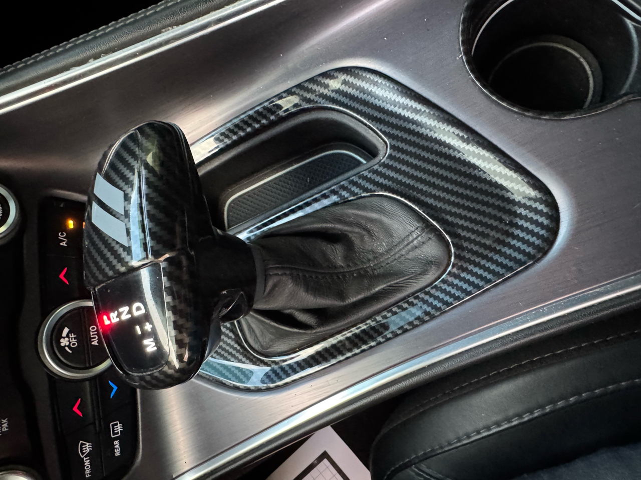 Dodge Challenger 2dr Cpe SXT Plus 2016