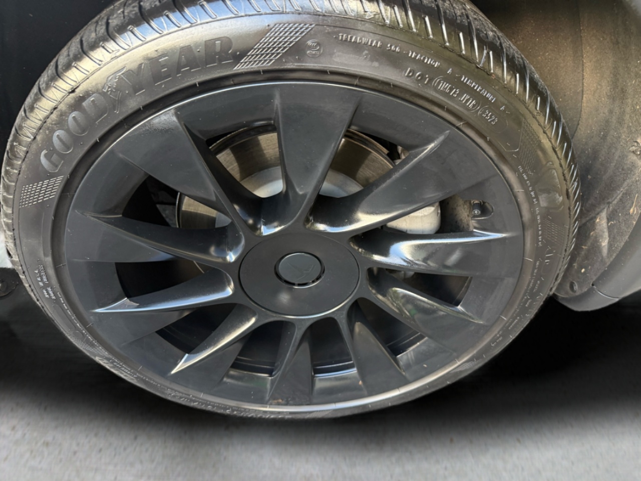 Tesla Model Y RWD 2023