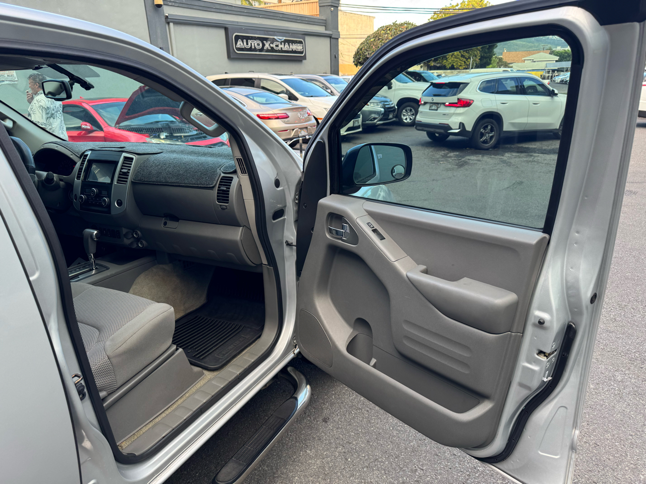 Nissan Frontier 2WD Crew Cab SWB Auto SV 2016