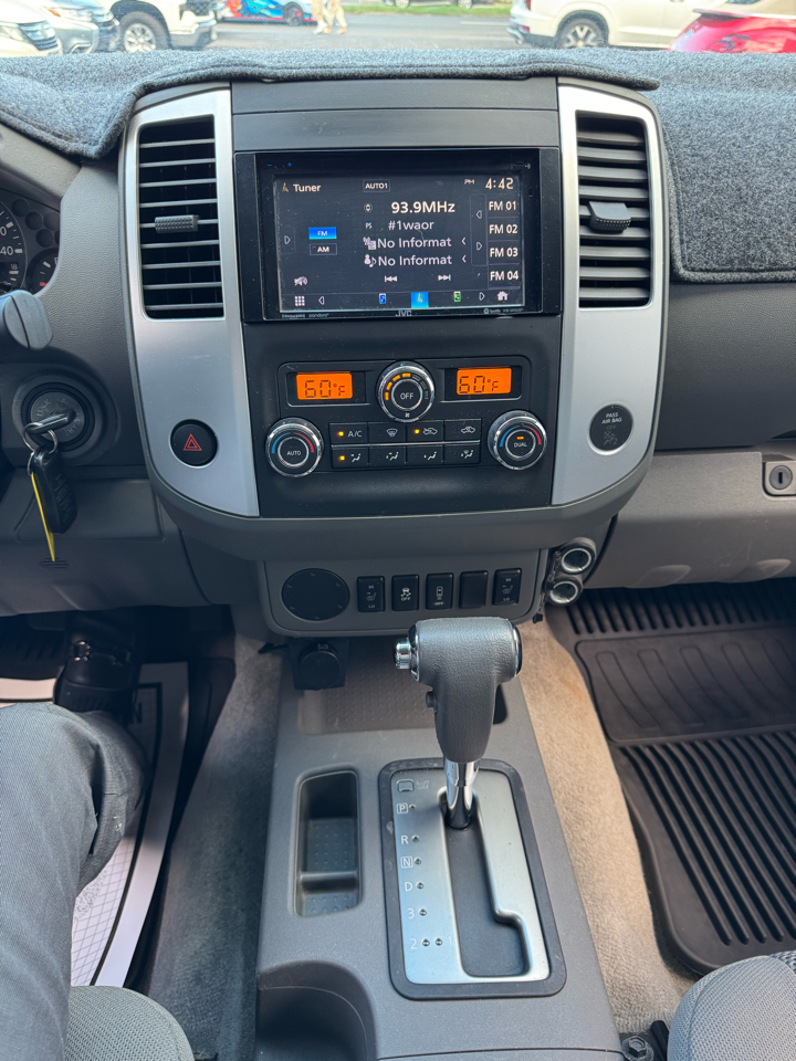 Nissan Frontier 2WD Crew Cab SWB Auto SV 2016