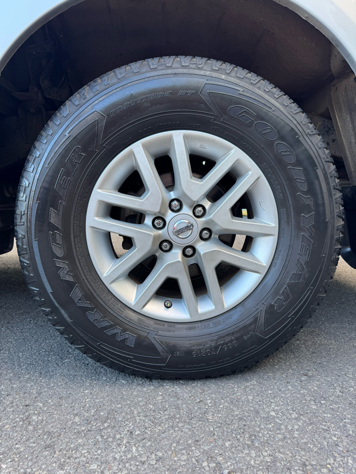 Nissan Frontier 2WD Crew Cab SWB Auto SV 2016