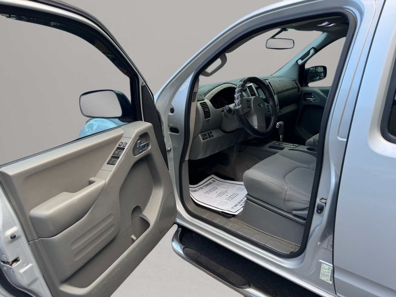 Nissan Frontier 2WD Crew Cab SWB Auto SV 2016