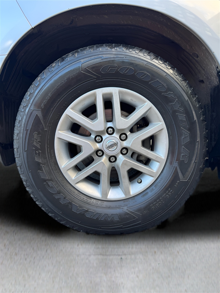 Nissan Frontier 2WD Crew Cab SWB Auto SV 2016