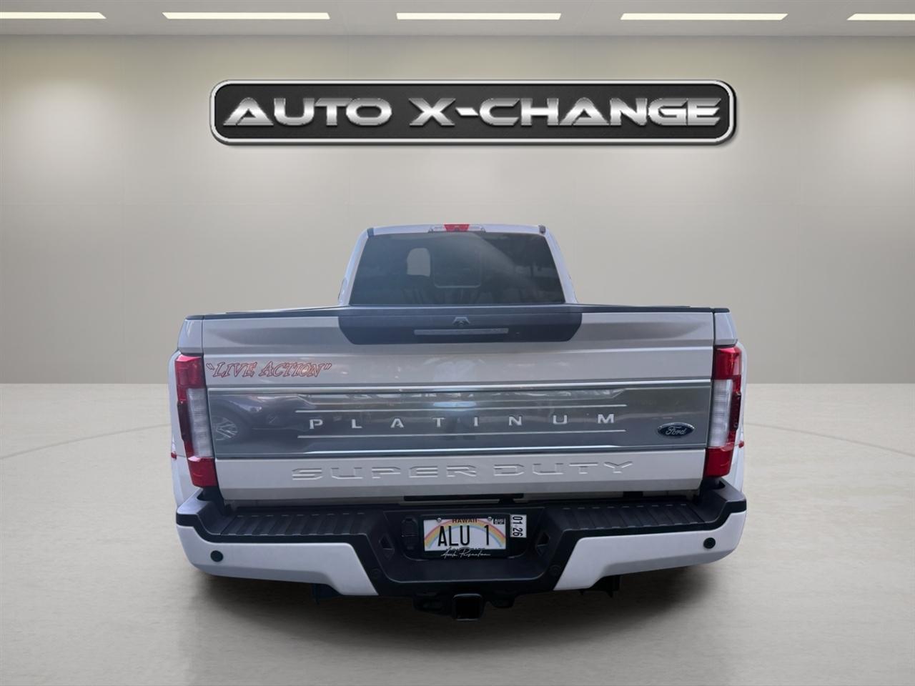 Ford Super Duty F-350 DRW Platinum 2WD Crew Cab 8' Box 2017