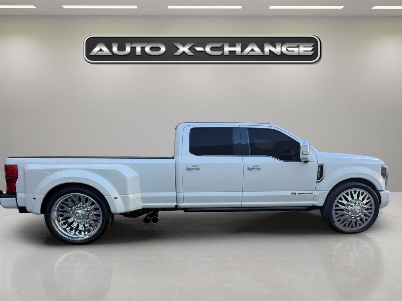 Ford Super Duty F-350 DRW Platinum 2WD Crew Cab 8' Box 2017