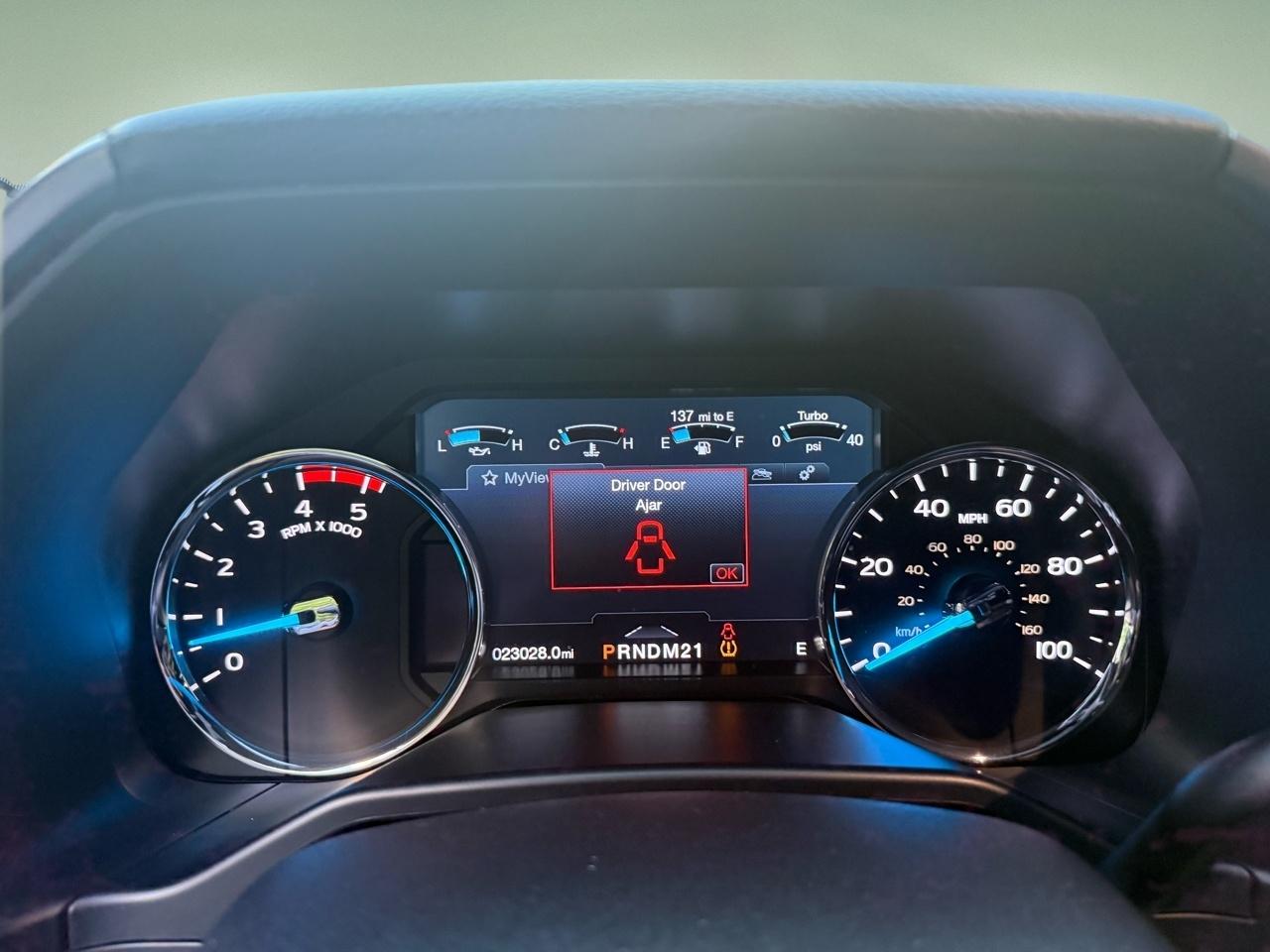 Ford Super Duty F-350 DRW Platinum 2WD Crew Cab 8' Box 2017