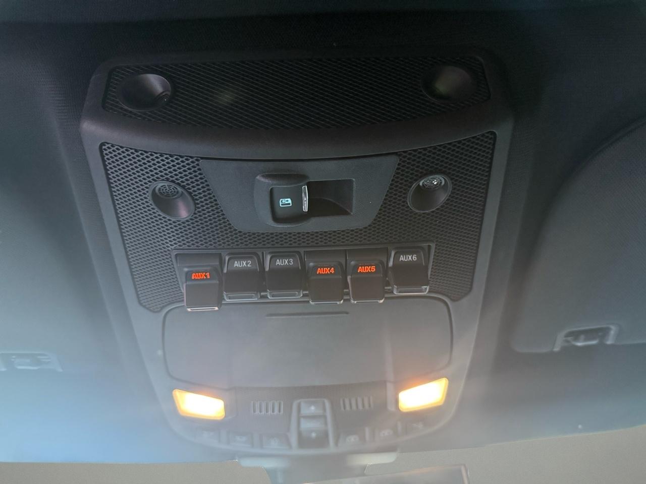 Ford Super Duty F-350 DRW Platinum 2WD Crew Cab 8' Box 2017