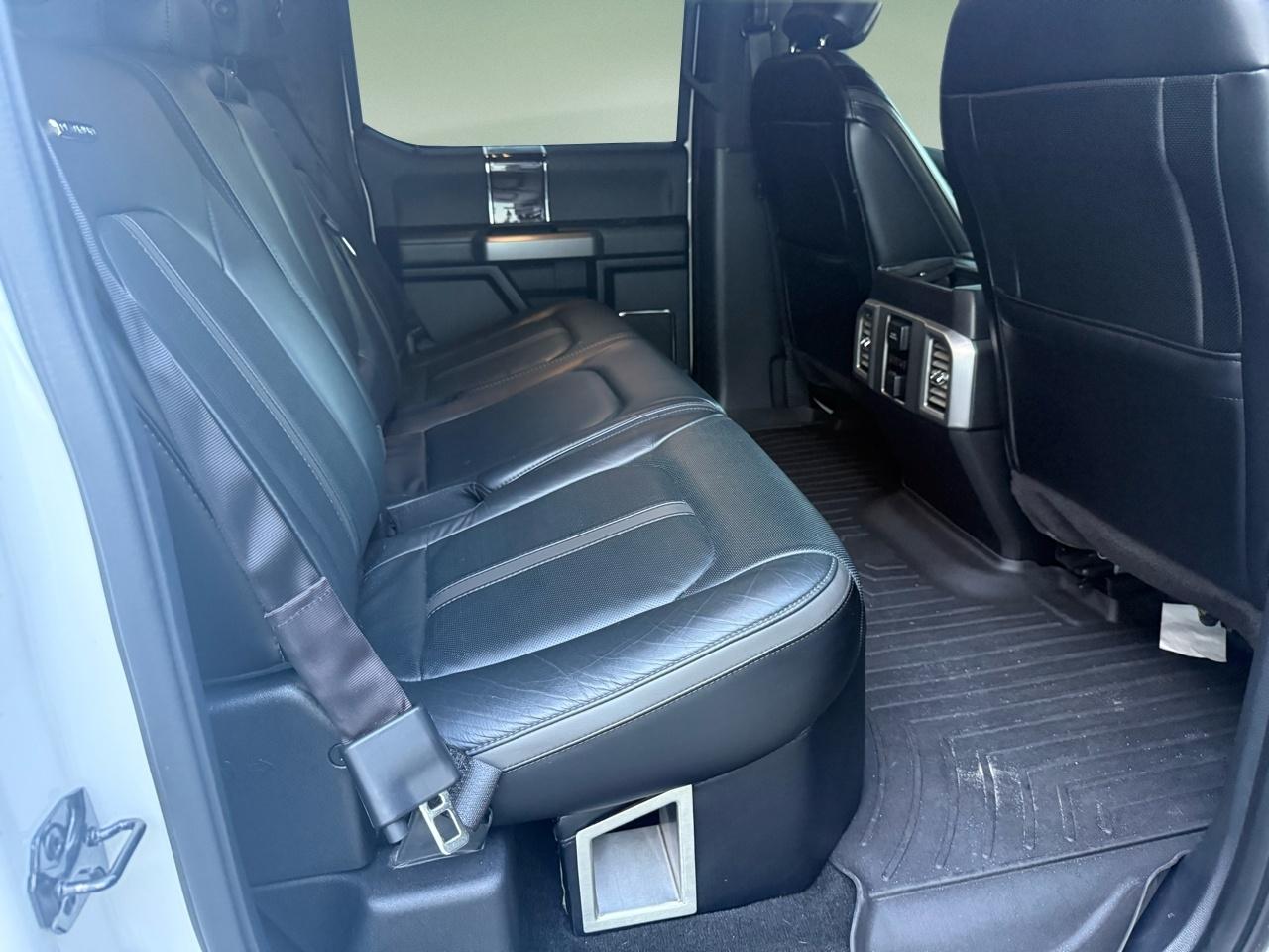 Ford Super Duty F-350 DRW Platinum 2WD Crew Cab 8' Box 2017