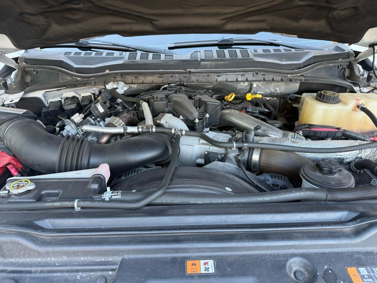 Ford Super Duty F-350 DRW Platinum 2WD Crew Cab 8' Box 2017