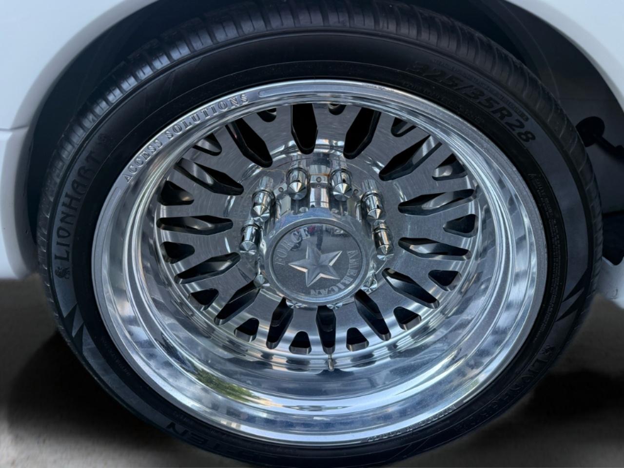 Ford Super Duty F-350 DRW Platinum 2WD Crew Cab 8' Box 2017