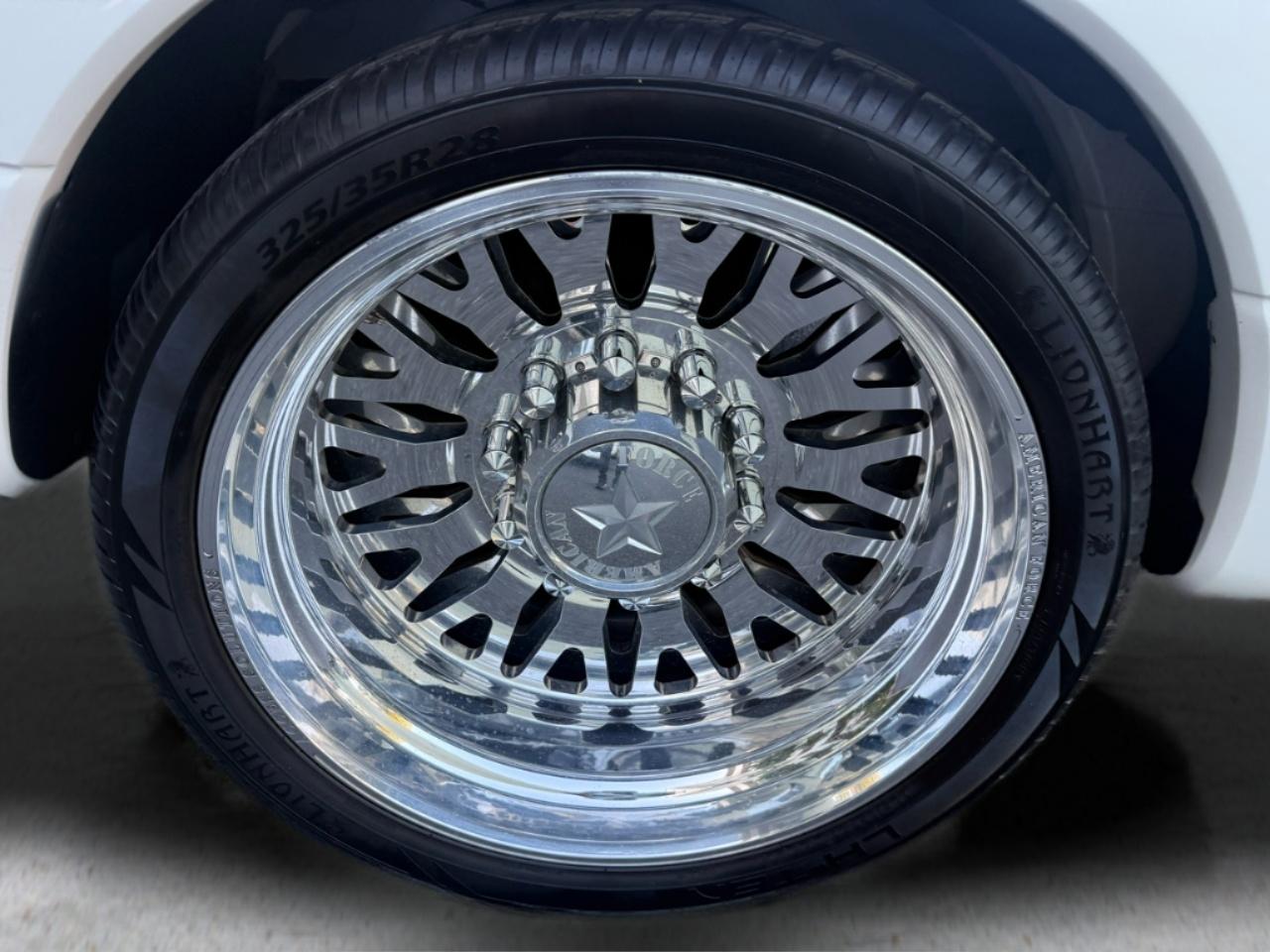 Ford Super Duty F-350 DRW Platinum 2WD Crew Cab 8' Box 2017