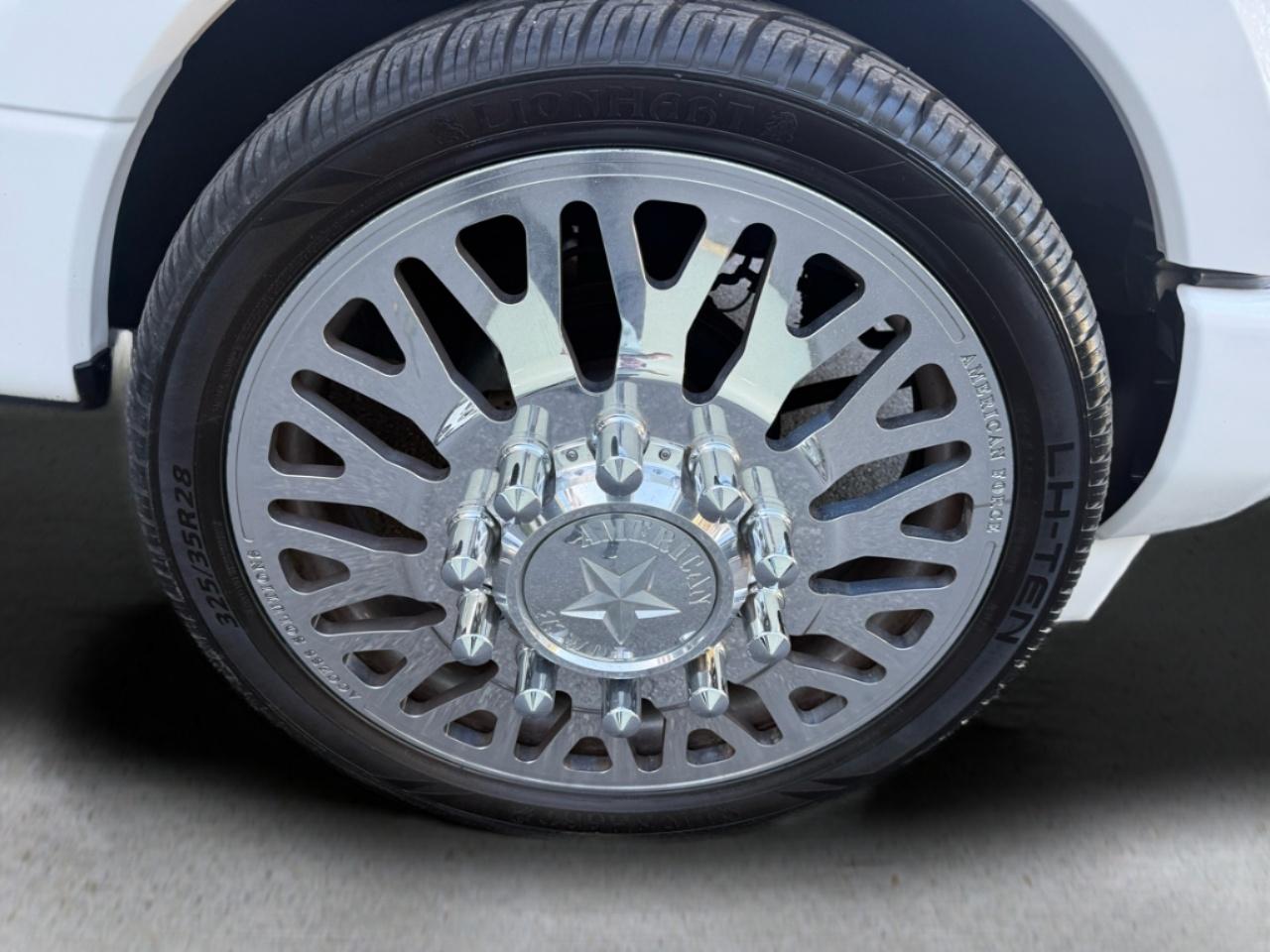 Ford Super Duty F-350 DRW Platinum 2WD Crew Cab 8' Box 2017