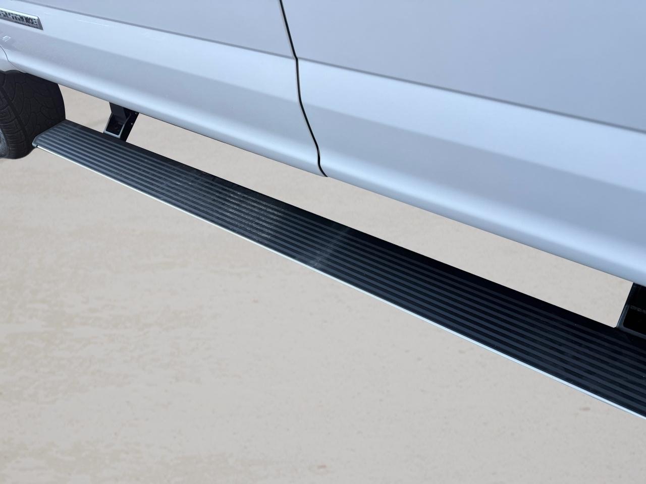 Ford Super Duty F-350 DRW Platinum 2WD Crew Cab 8' Box 2017