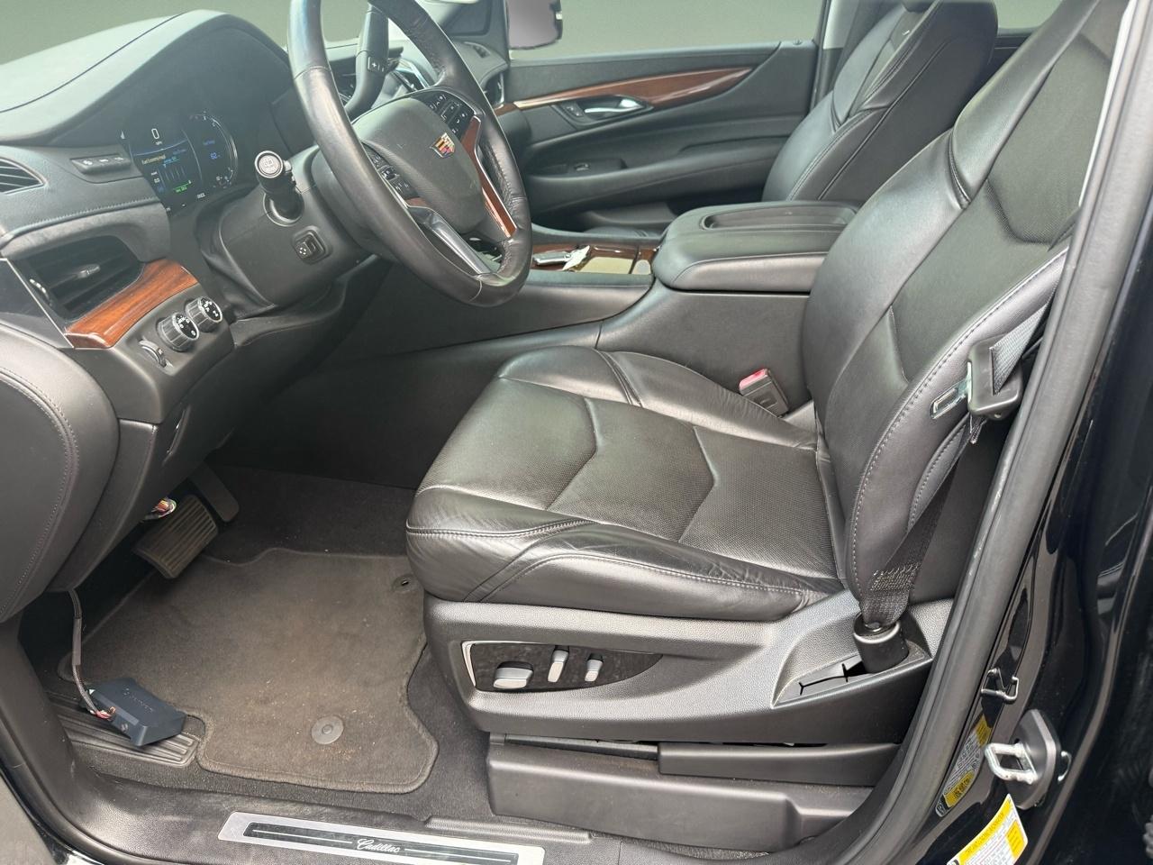 Cadillac Escalade ESV 4WD 4dr Premium Luxury 2018