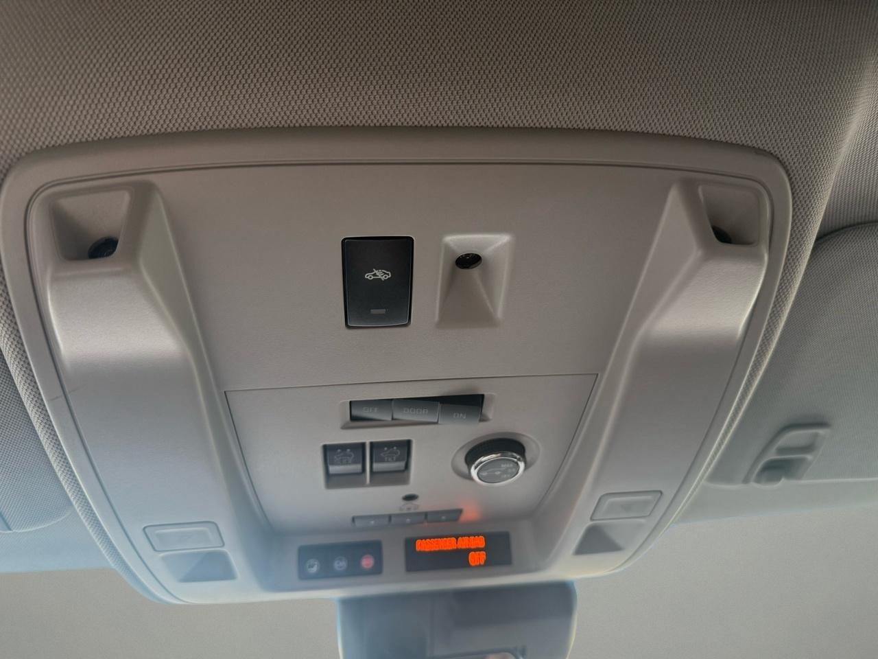 Cadillac Escalade ESV 4WD 4dr Premium Luxury 2018