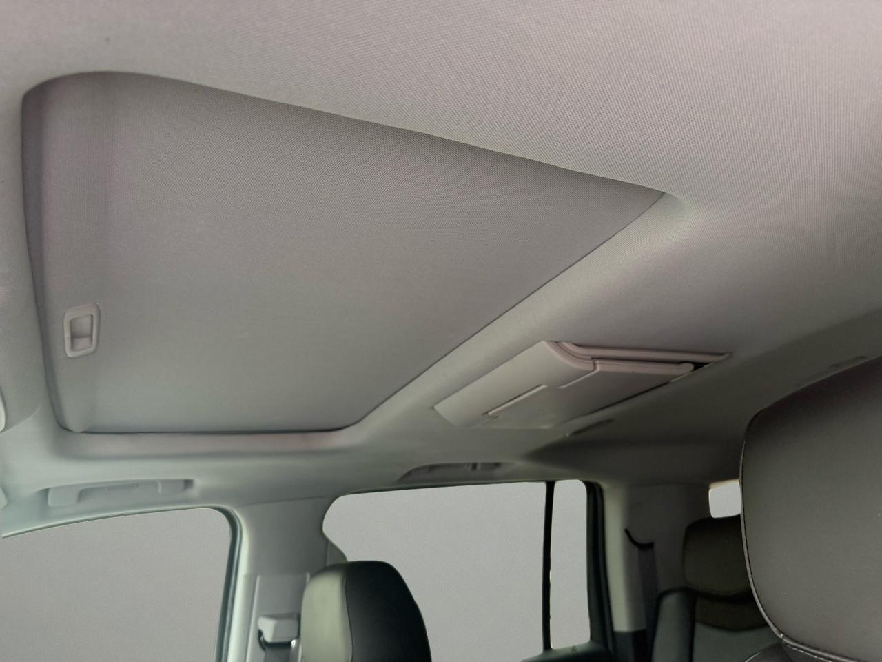 Cadillac Escalade ESV 4WD 4dr Premium Luxury 2018