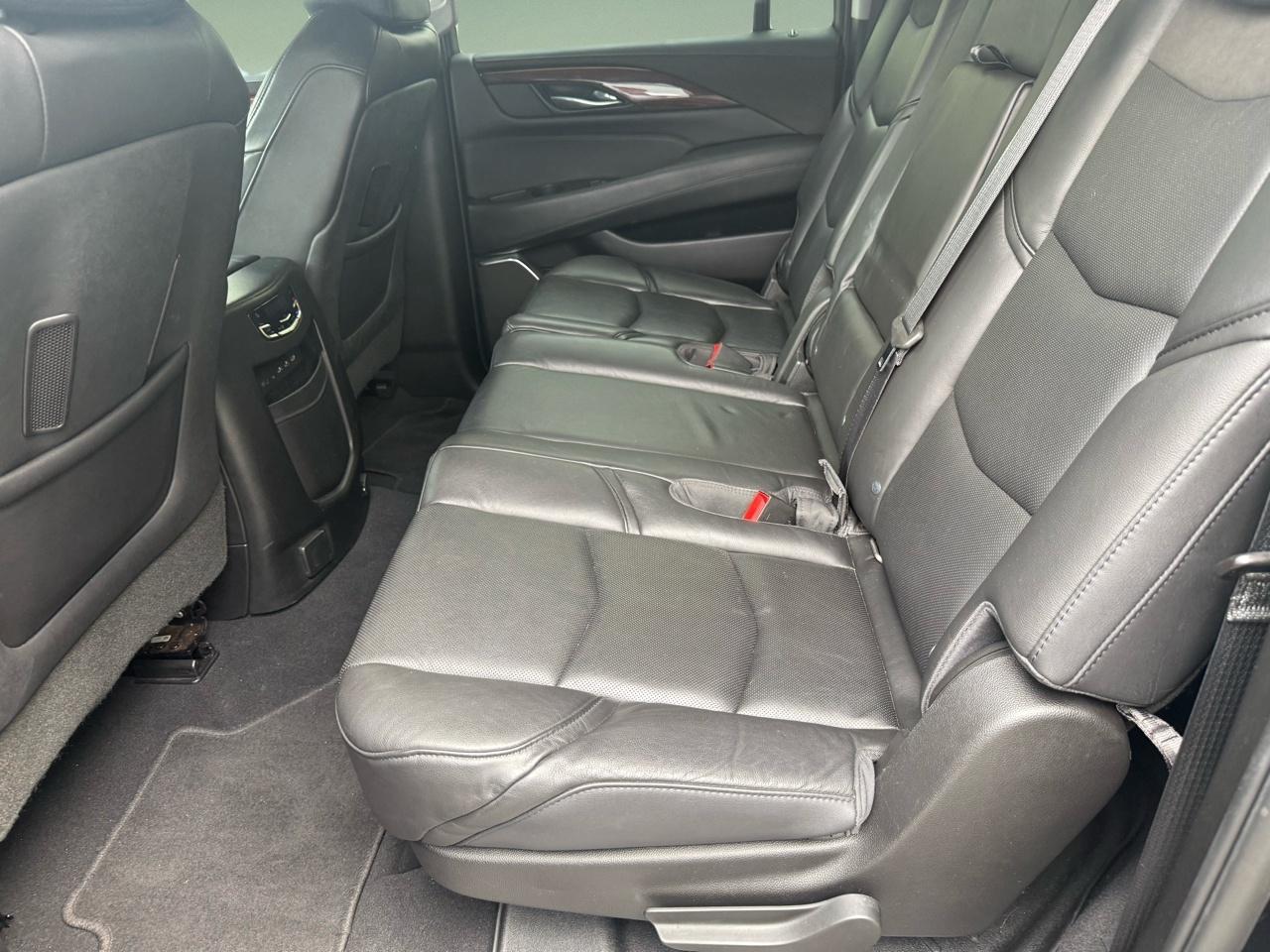 Cadillac Escalade ESV 4WD 4dr Premium Luxury 2018