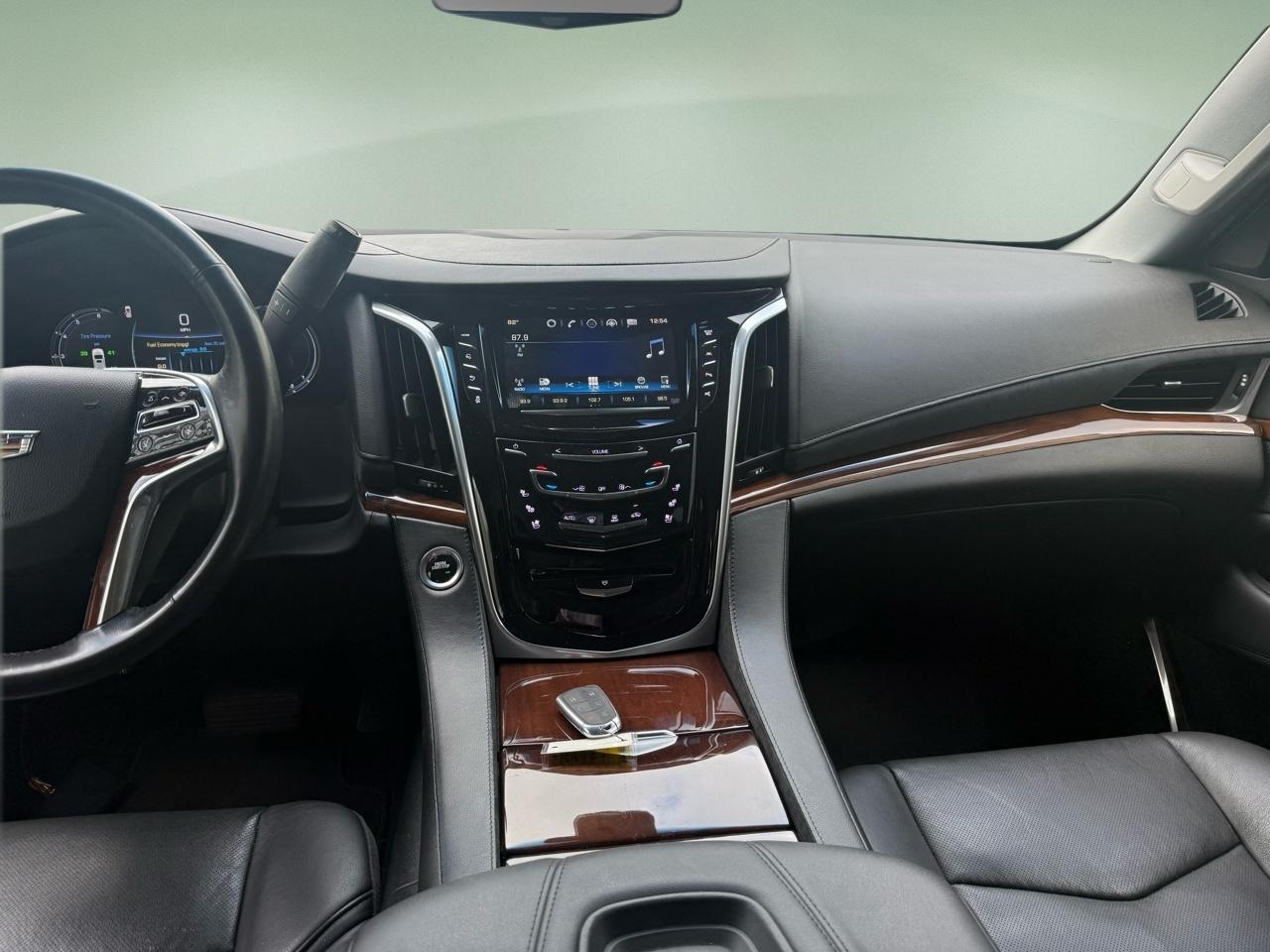 Cadillac Escalade ESV 4WD 4dr Premium Luxury 2018