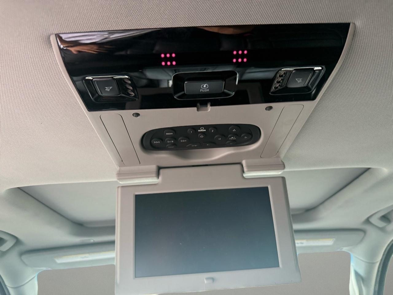 Cadillac Escalade ESV 4WD 4dr Premium Luxury 2018