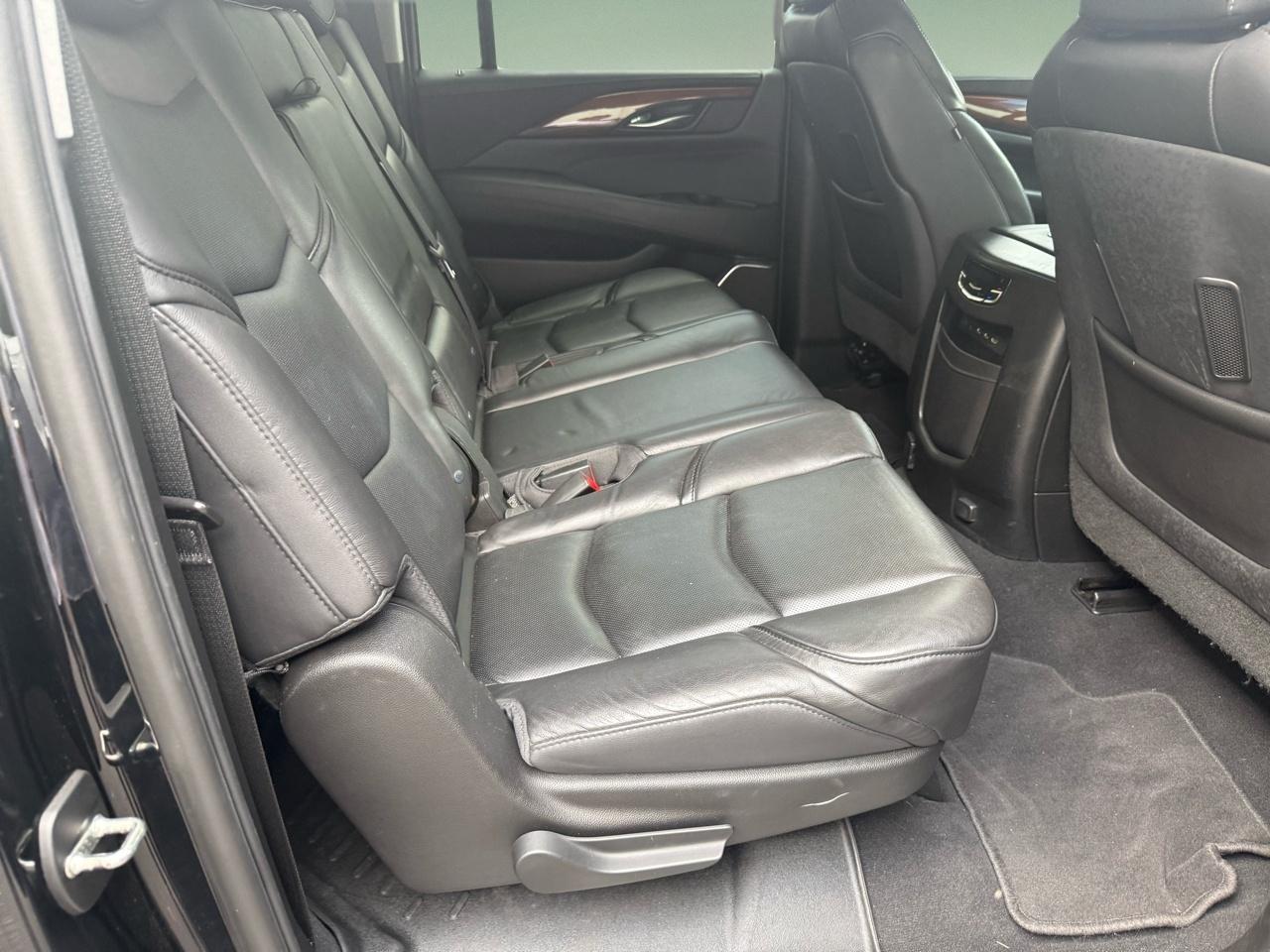 Cadillac Escalade ESV 4WD 4dr Premium Luxury 2018