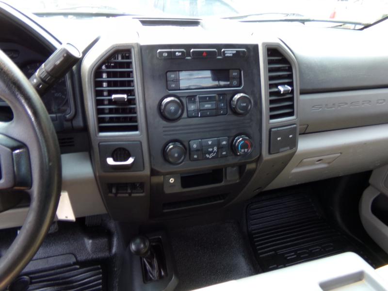 Ford F-550 Regular Cab DRW 4WD 2017 Ford F-550 Regular Cab DRW 4WD 2017