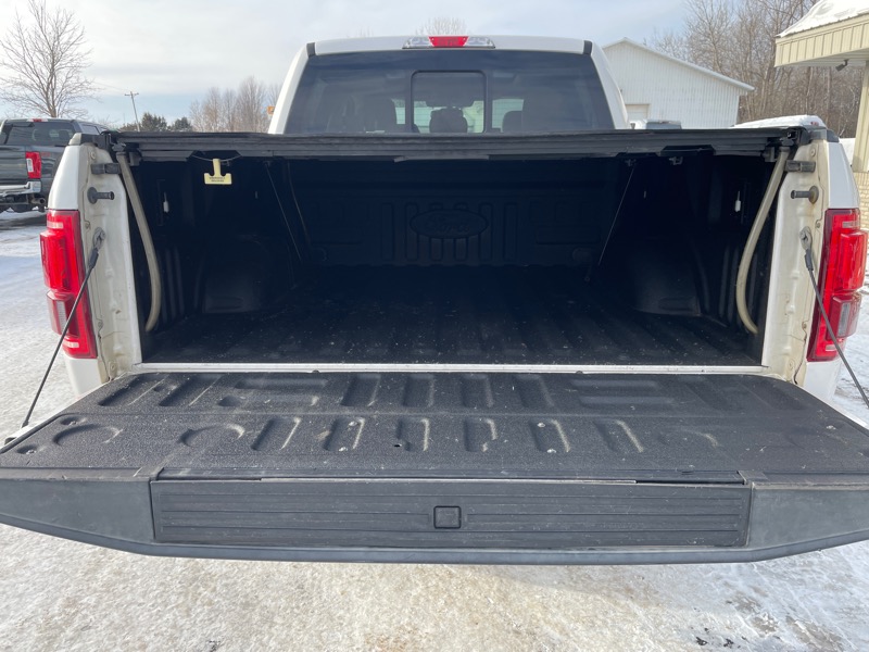 Ford F-150 4WD SuperCrew 145" Lariat 2015