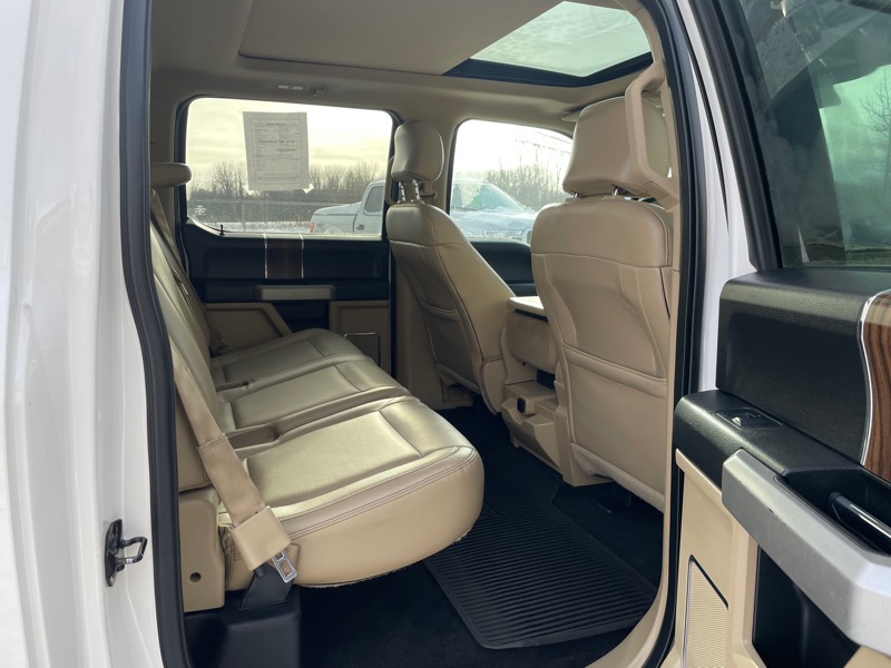 Ford F-150 4WD SuperCrew 145" Lariat 2015