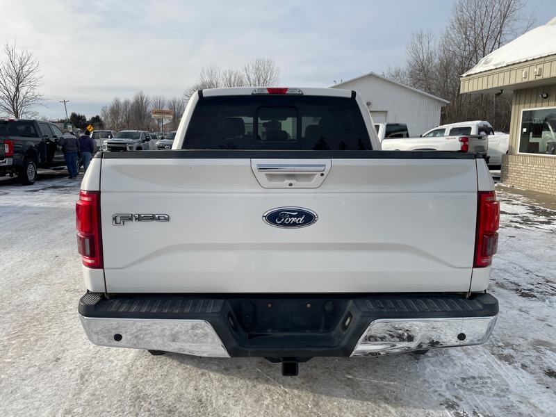 Ford F-150 4WD SuperCrew 145" Lariat 2015
