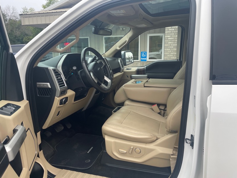 Ford F-150 4WD SuperCrew 145" Lariat 2015