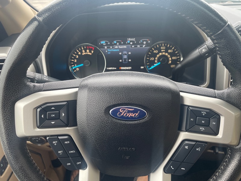 Ford F-150 4WD SuperCrew 145" Lariat 2015