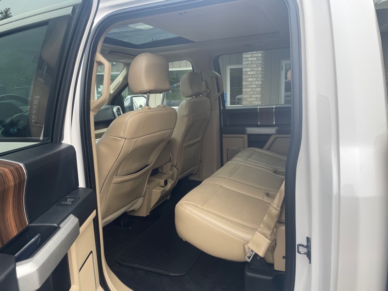 Ford F-150 4WD SuperCrew 145" Lariat 2015